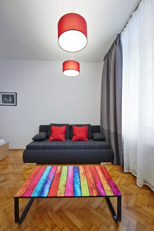 Stadthalle - Familycityapartment Vídeň Exteriér fotografie